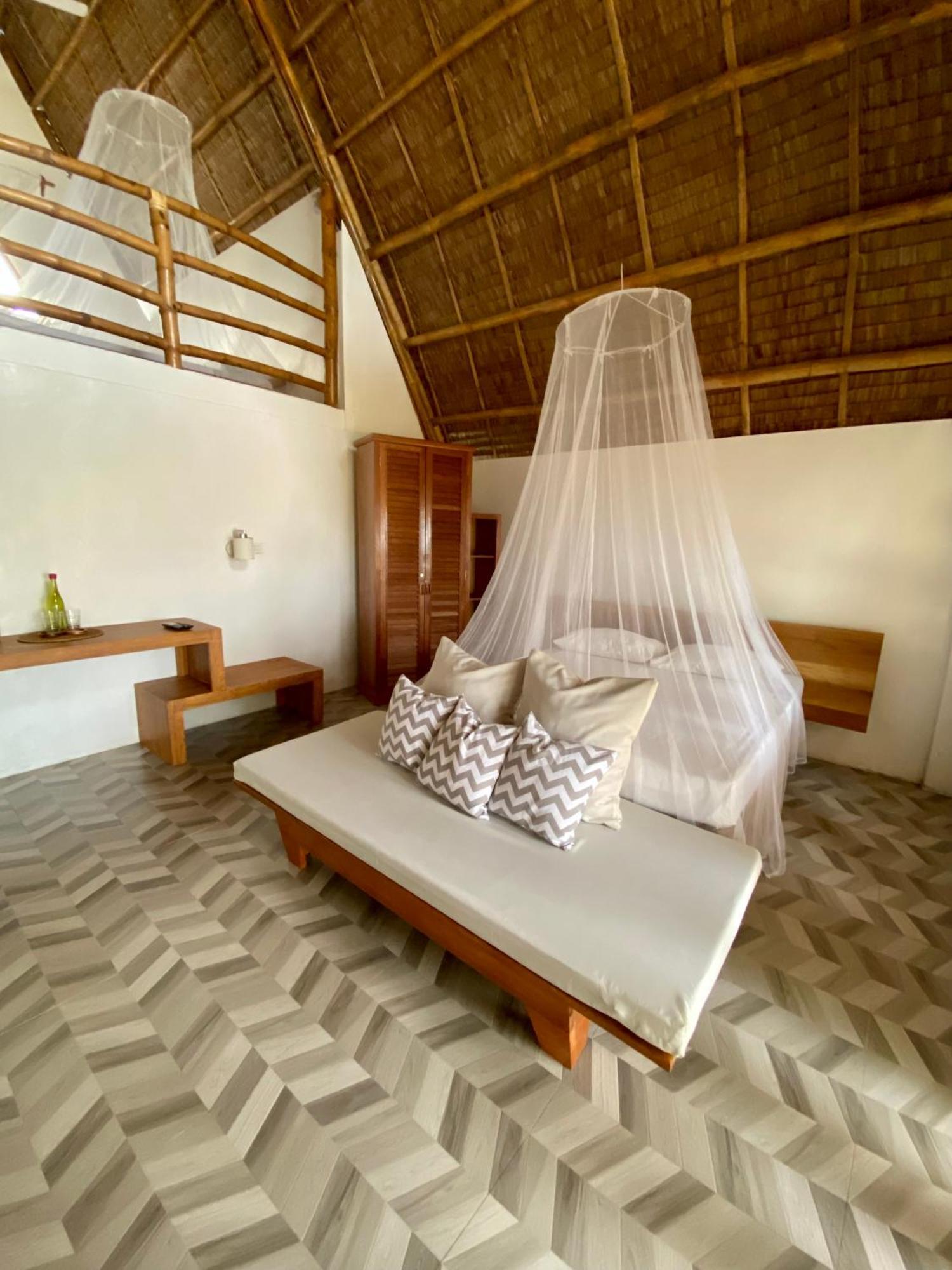 Surya Beach Resort Palawan Aborlan Екстер'єр фото